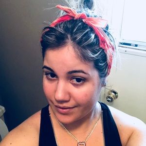 Meet your Posher, Elizabeth